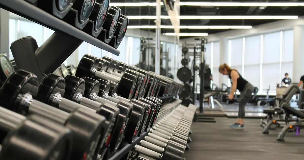 Heavy Bag Workouts for MMA in Your Home Gym: Essential Routines and Setup