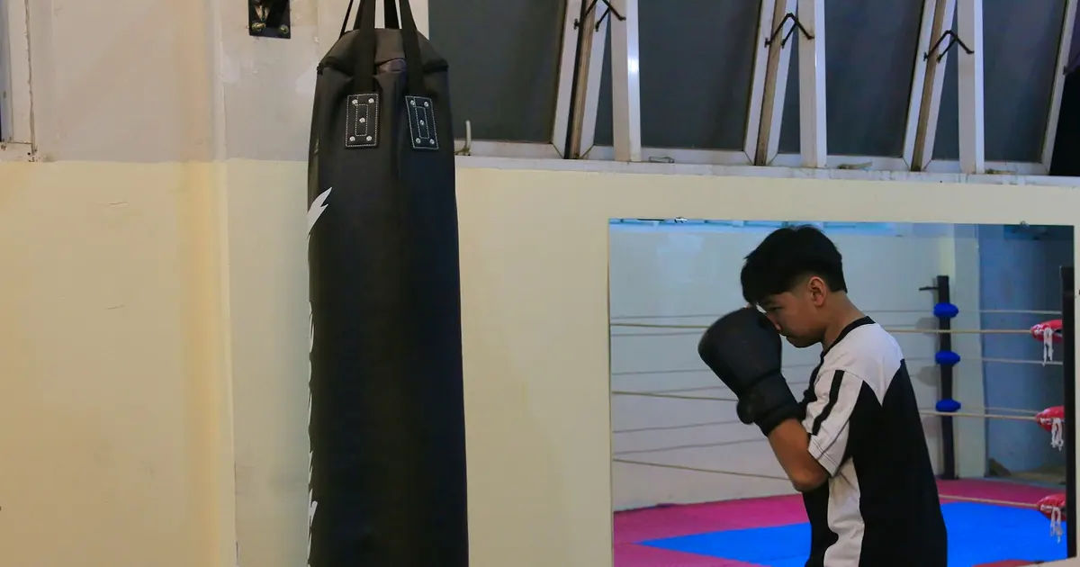 Beginner Thai Pads Drills for MMA: Build Power and Precision