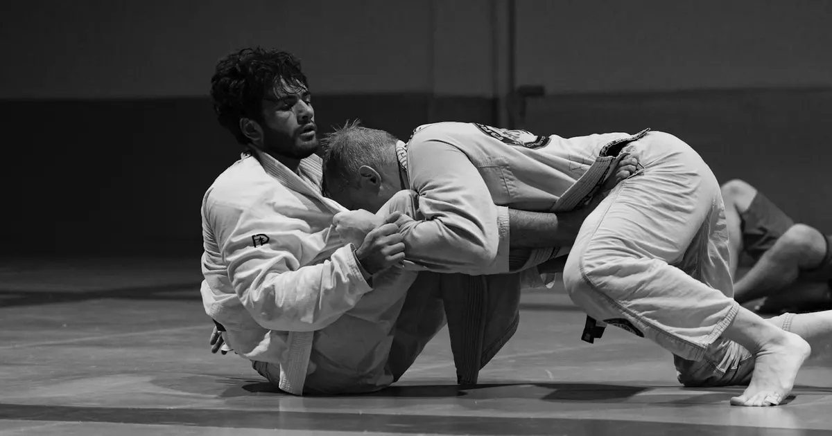 BJJ Closed Guard Sweeps: Essential Moves to Reverse Positions