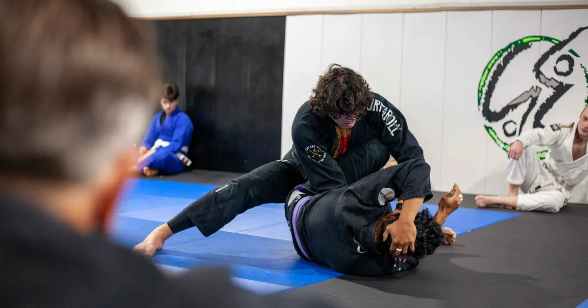 Beginner MMA Sparring Techniques: Safe Drills to Build Fight IQ